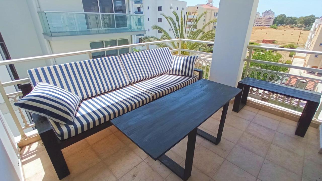 Luxury Private Rooms -Sea View, Netflix, Gym- 5 Min From Beach! - Private Room In Shared Apartment Lárnaca Exterior foto