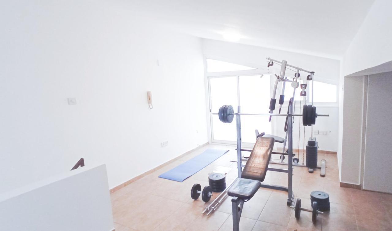 Luxury Private Rooms -Sea View, Netflix, Gym- 5 Min From Beach! - Private Room In Shared Apartment Lárnaca Exterior foto